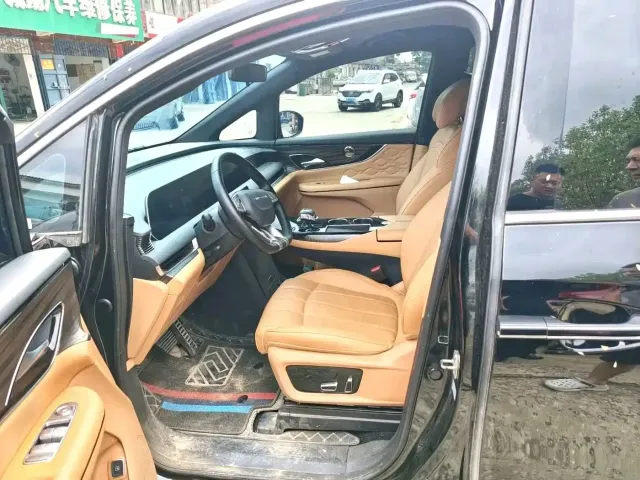 Forthing Xinghai V9 — Фото автомобиля 7
