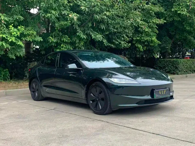 Tesla Model 3 — Фото автомобиля 3