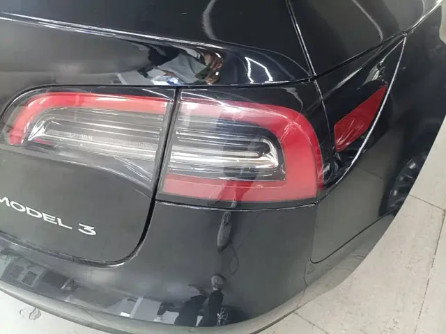 Tesla Model 3 — Фото автомобиля 7