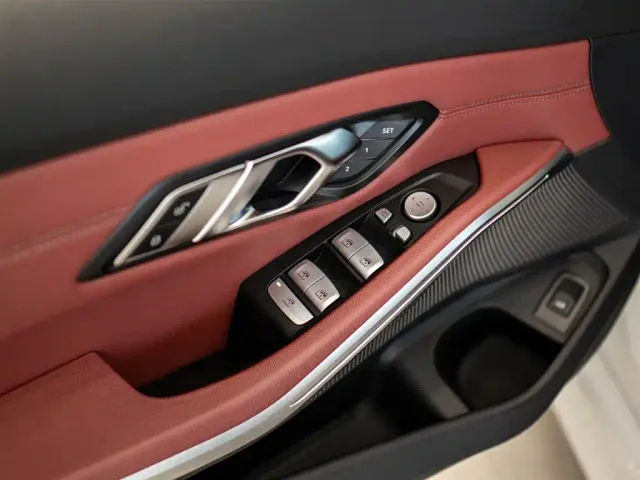 BMW 3 Series — Фото автомобиля 12