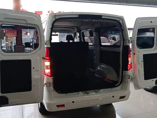 Changan Ruixing EM60 — Фото автомобиля 18