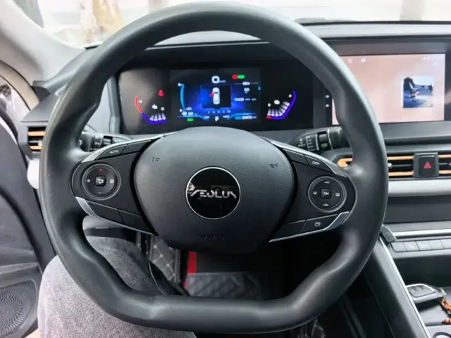 Dongfeng Fengshen E70 — Фото автомобиля 10