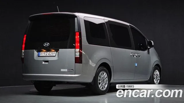 Hyundai Staria — Фото автомобиля 2
