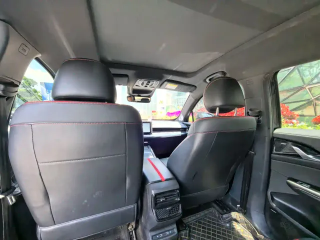 Roewe RX5 Max — Фото автомобиля 8