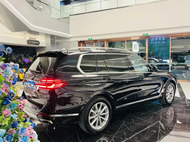 BMW X7 — Фото автомобиля 6