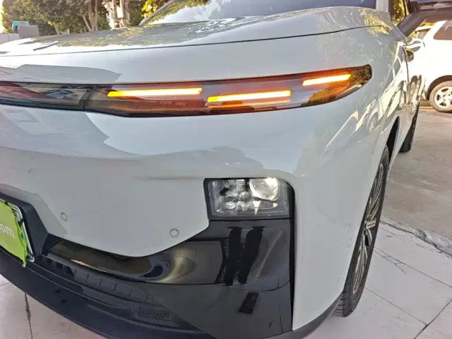 Leapmotor B10 — Фото автомобиля 23