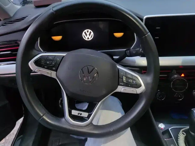 Volkswagen Lavida — Фото автомобиля 15