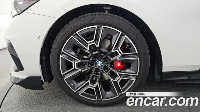 BMW 5-Series 5 серия (G60) 530i xDrive M Sport Pro Special Edition — Фото автомобиля 4