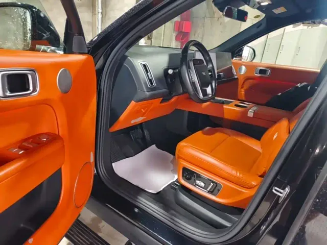 Li Auto L8 — Фото автомобиля 15