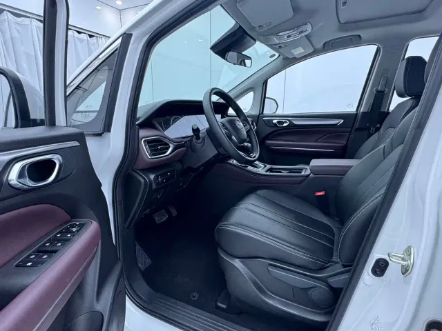 GAC Trumpchi M6 — Фото автомобиля 7