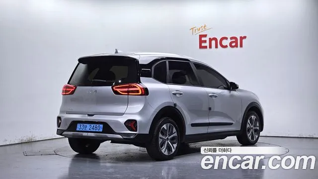 Kia Niro — Фото автомобиля 2