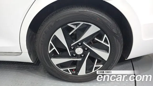 Hyundai Grandeur (New) Hybrid — Фото автомобиля 6