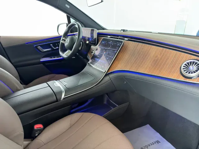 Mercedes-Benz EQE SUV — Фото автомобиля 10