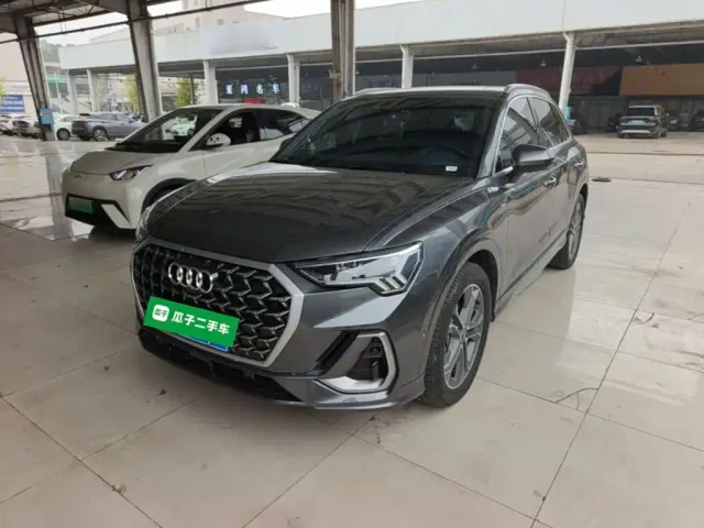 Фотография автомобиля — Audi Q3