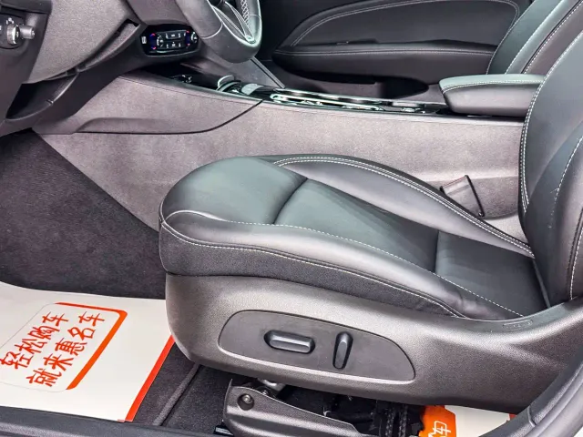Buick Regal — Фото автомобиля 7