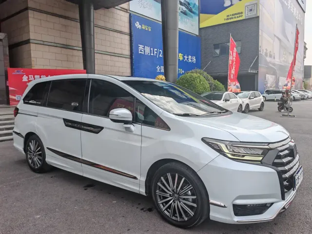 Honda Elysion — Фото автомобиля 3