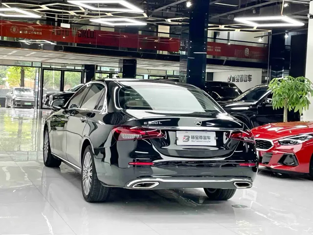 Mercedes-Benz E-Class — Фото автомобиля 20
