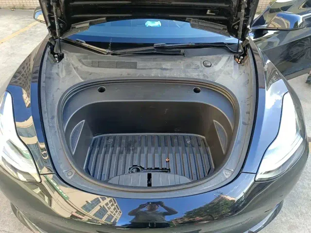 Tesla Model 3 — Фото автомобиля 16