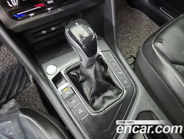 Volkswagen Tiguan — Фото автомобиля 8