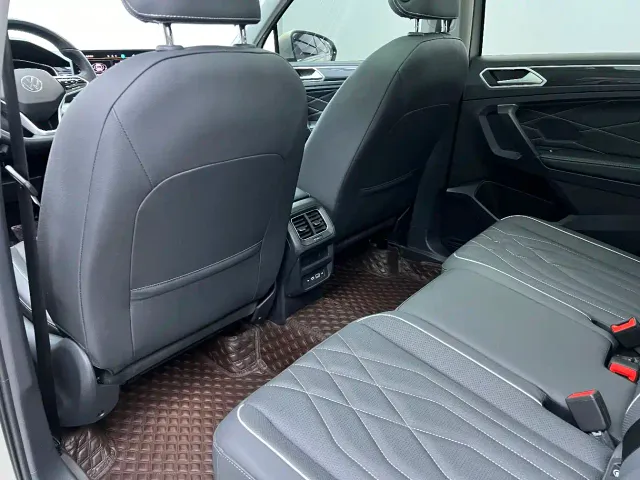 Volkswagen Tiguan L — Фото автомобиля 2