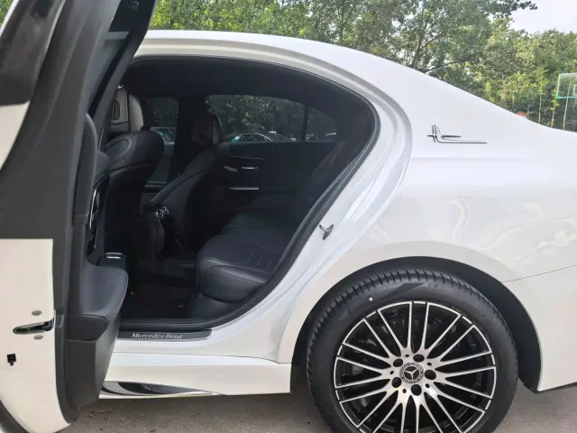 Mercedes-Benz C-Class — Фото автомобиля 12