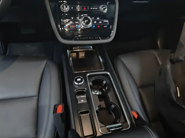 Lincoln Corsair — Фото автомобиля 13