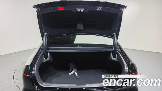 Hyundai Grandeur Grandeur (GN7) 2.5 Бензин 2WD — Фото автомобиля 19