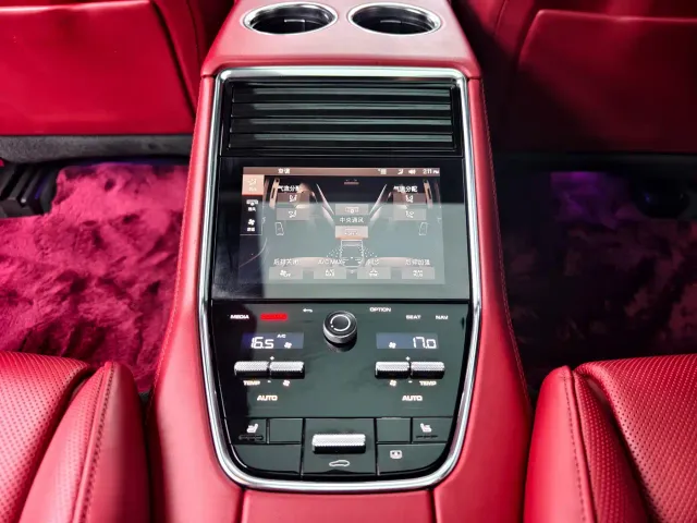 Porsche Panamera — Фото автомобиля 14