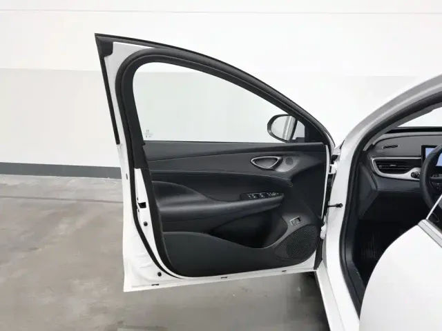 BYD Seal 05 DM-i — Фото автомобиля 8