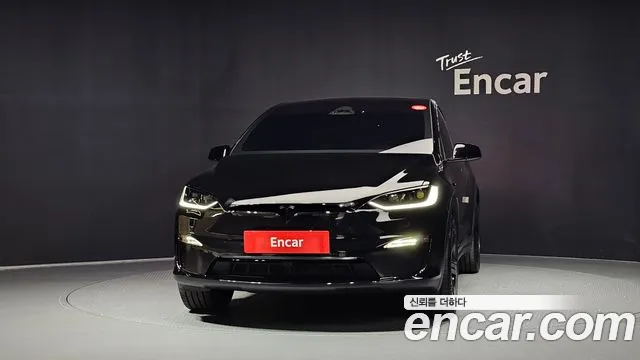Tesla Model X — Фото автомобиля 3