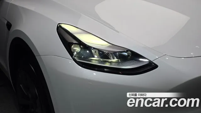 Tesla Model Y — Фото автомобиля 22
