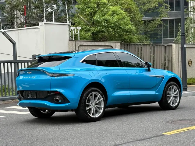 Aston Martin DBX — Фото автомобиля 6