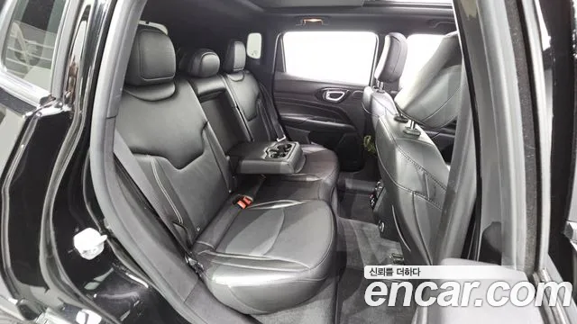 Jeep Compass — Фото автомобиля 17