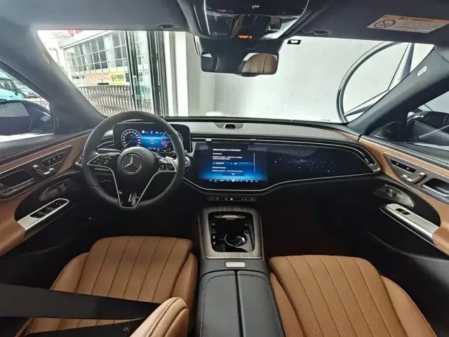 Mercedes-Benz E-Class — Фото автомобиля 9