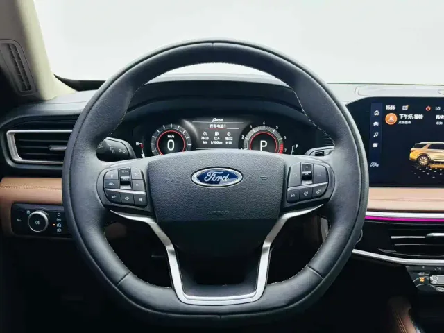 Ford Explorer — Фото автомобиля 11