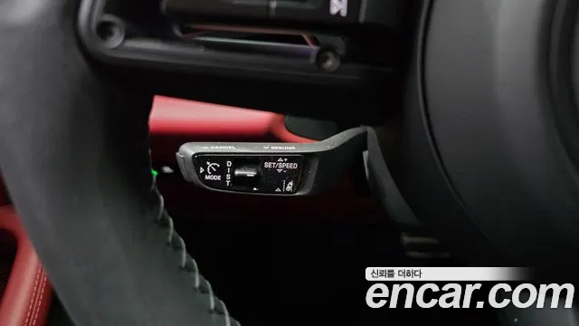 Porsche Macan Electric — Фото автомобиля 23