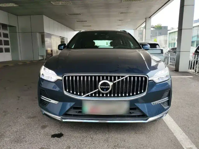 Volvo XC60 — Фото автомобиля 2
