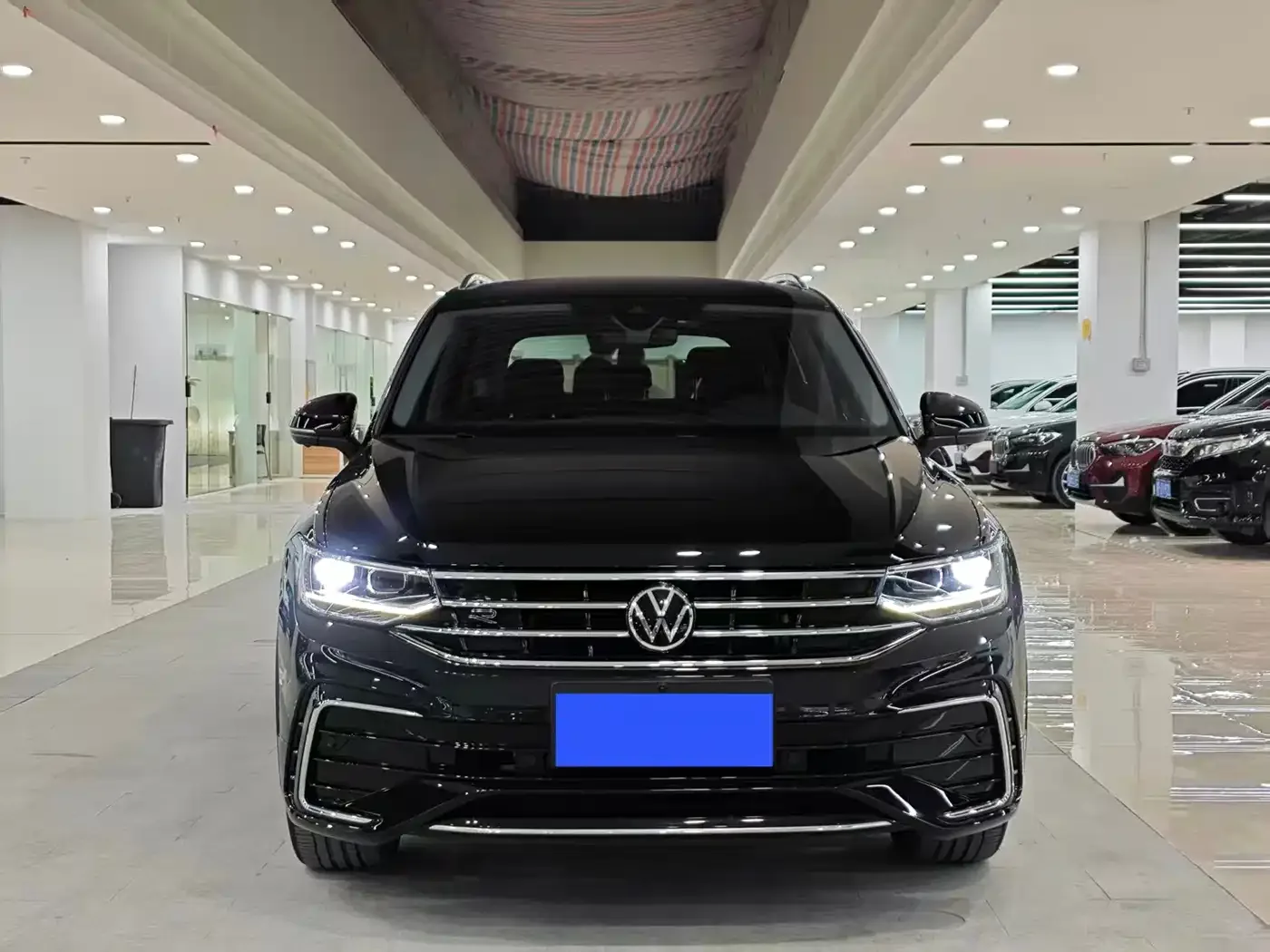 Volkswagen Tiguan L 2022 330TSI Auto 2WD R-Line Premium Edition — Фото автомобиля 2