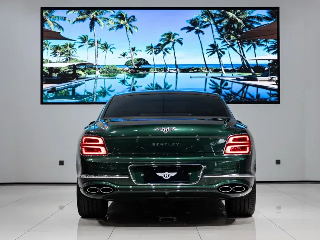 Bentley Flying Spur — Фото автомобиля 8