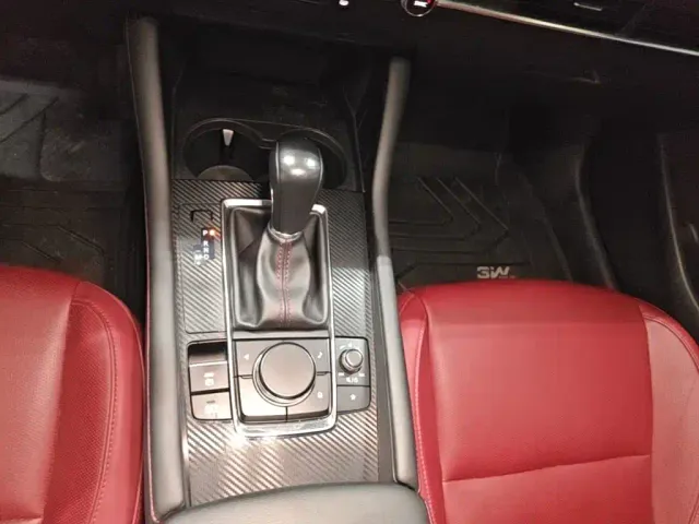 Mazda Axela — Фото автомобиля 13