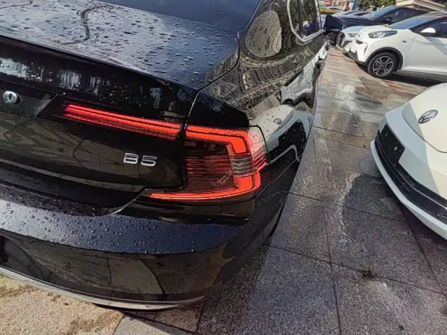 Volvo S90 — Фото автомобиля 7