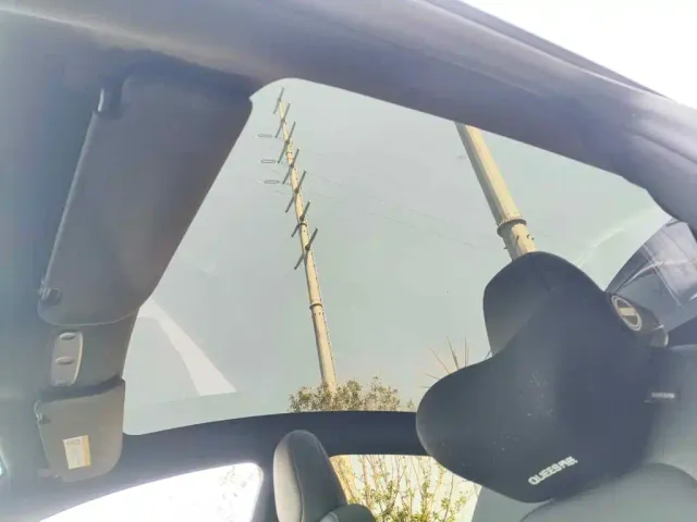 Tesla Model Y — Фото автомобиля 6