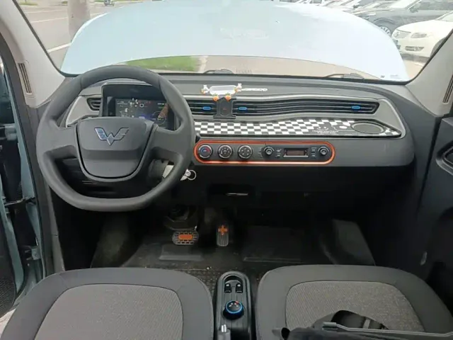 Wuling Hongguang Mini EV — Фото автомобиля 9