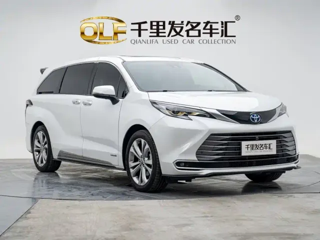 Toyota Sienna — Фото автомобиля 5