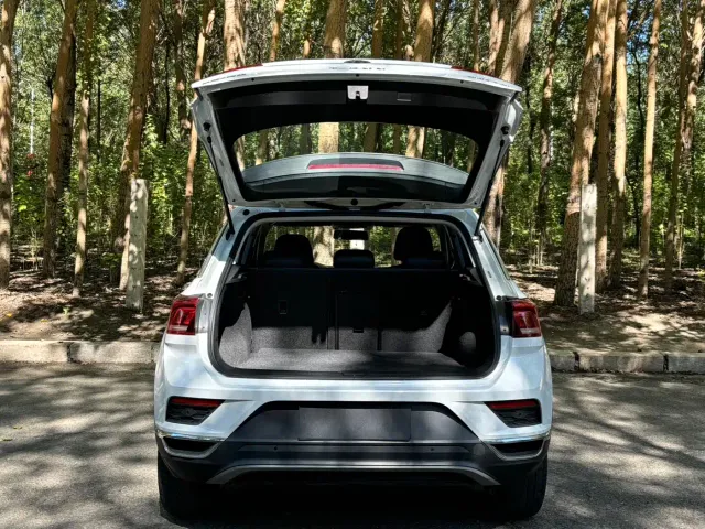 Volkswagen T-Roc — Фото автомобиля 7
