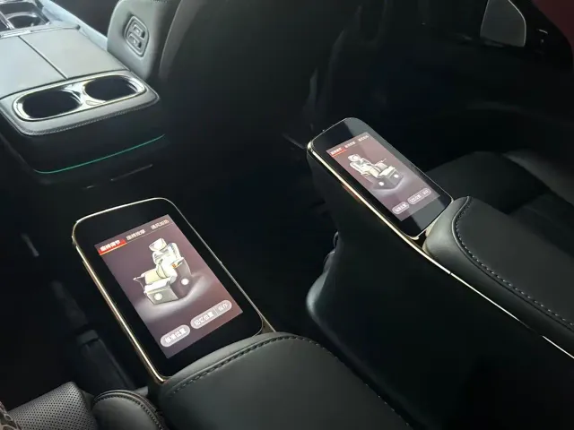 GAC Trumpchi E9 — Фото автомобиля 13