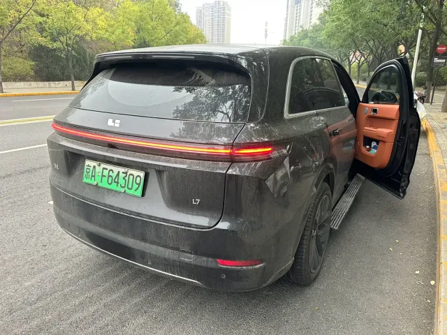 Li Auto L7 — Фото автомобиля 5