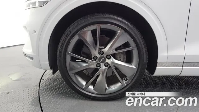 Genesis GV70 — Фото автомобиля 5