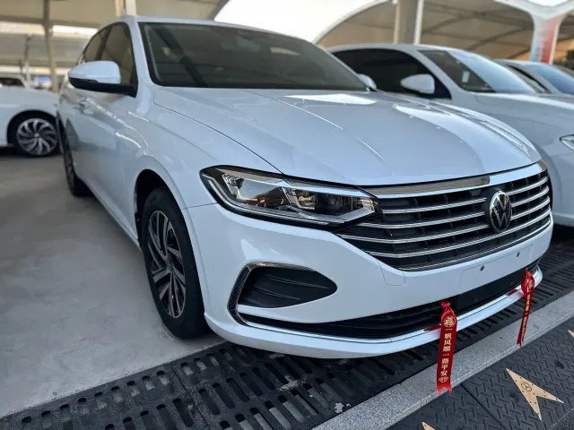Volkswagen Lavida — Фото автомобиля 3