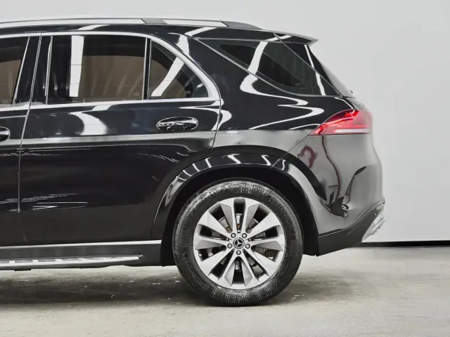 Mercedes-Benz GLE-Class — Фото автомобиля 22